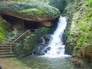 年來,奉行知行合一治學精神,遍訪神州大地中國名山大川。