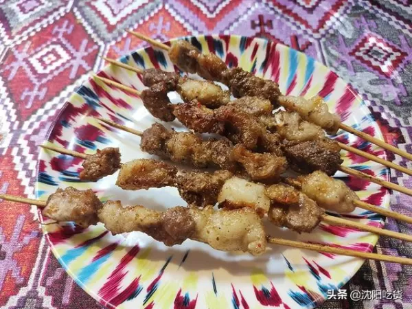 烤薯仔片和烤鮮蘑都是2元1串