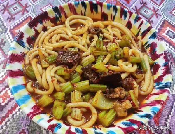 然後就是苦等烤饢的經歷,我和老曲吃完炒