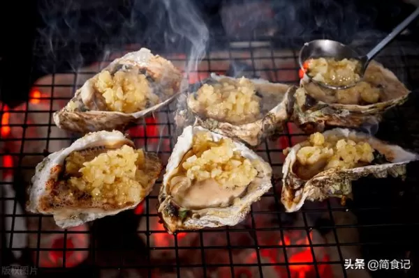 肉,令人沉迷其中!時至今日,燒烤之於人類早已不是一種食物那麼簡單,吃的是