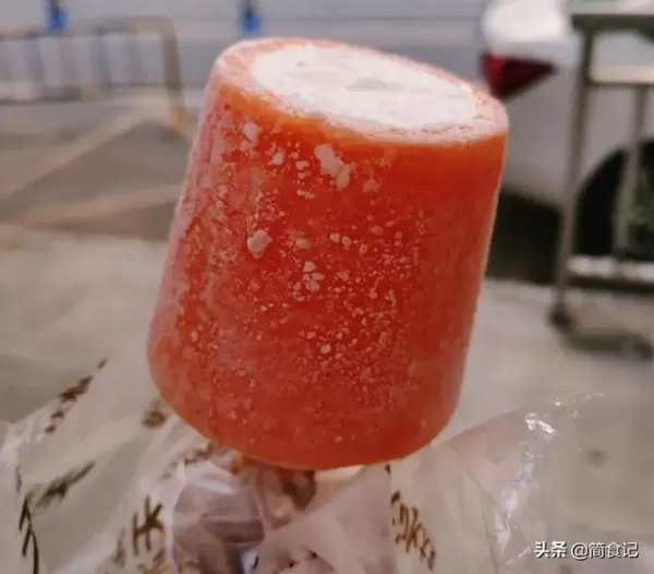 炎炎夏日,與之最匹配的除了冷氣就是雪糕!依稀記得,小時候攥著一